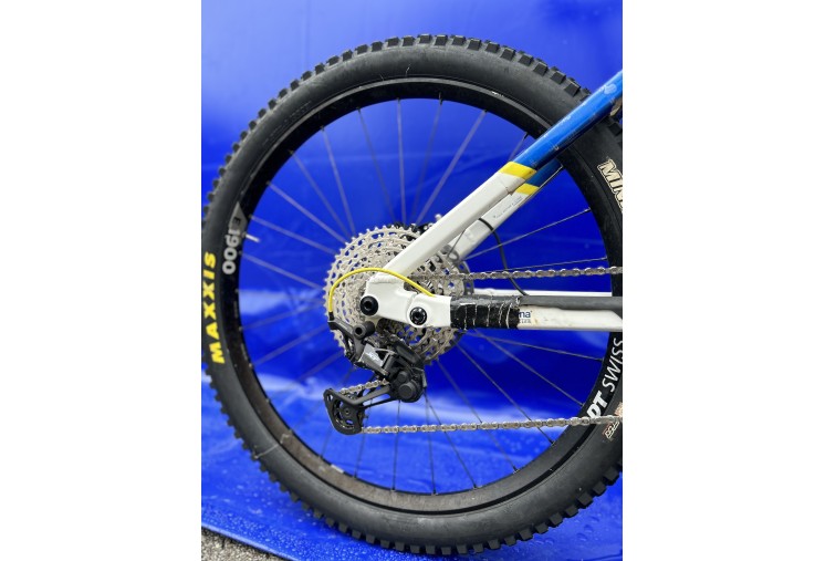 Husqvarna Hard Cross HC8